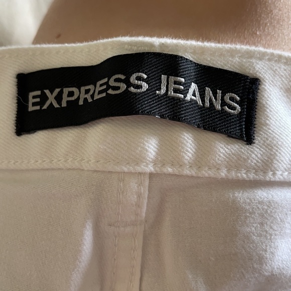 Express Low Rise White Jean Shorts - Picture 4 of 6
